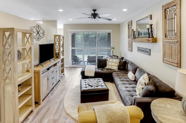 living area featuring ceiling fan, light wood finished floors, and recessed lighting