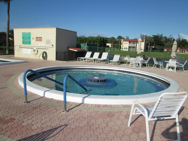 view of swimming pool