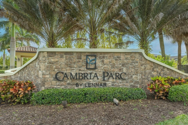 view of community / neighborhood sign