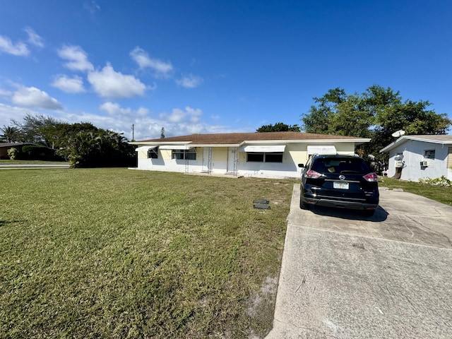 view of front of house with a front yard