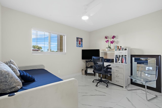 bedroom with ceiling fan