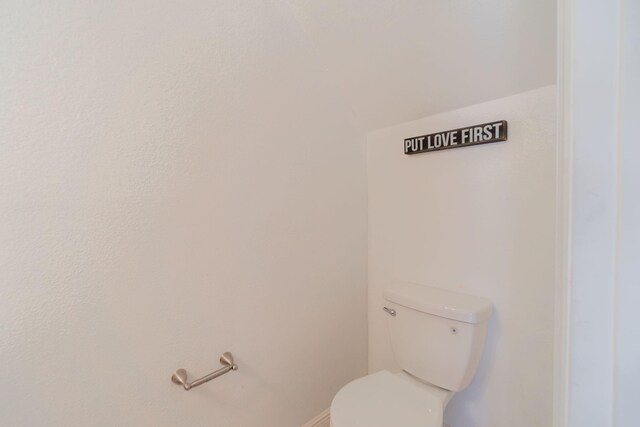 bathroom featuring vanity and a chandelier