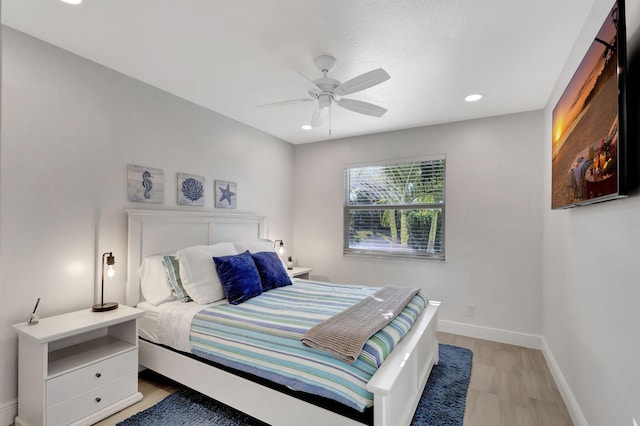 bedroom with ceiling fan