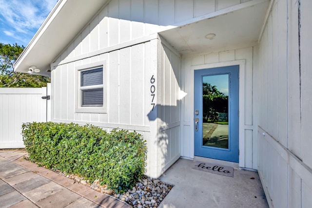 view of entrance to property