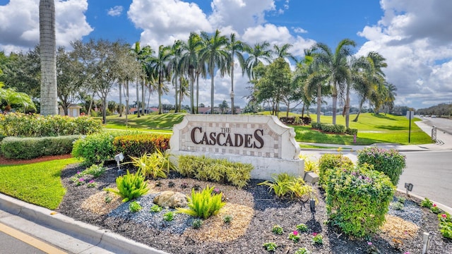 view of community / neighborhood sign