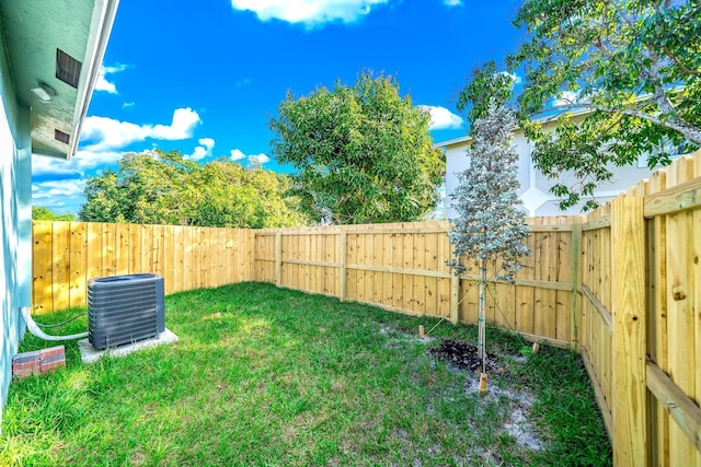 view of yard featuring cooling unit