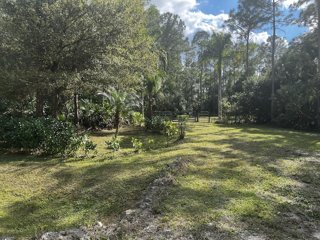 Listing photo 3 for 00000 75th Pl N, The Acreage FL 33470