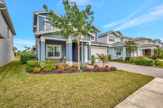 view of front of property with a front yard