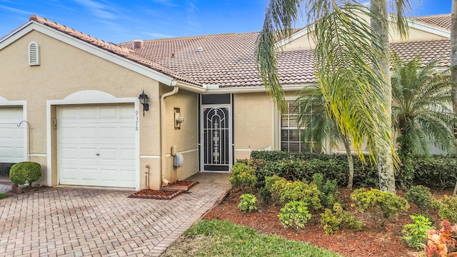 view of front of house with a garage