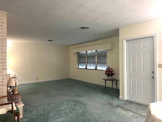 empty room featuring carpet