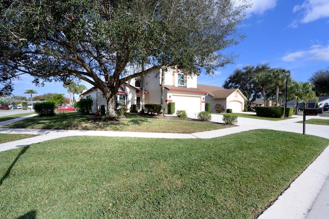 view of side of property featuring a lawn