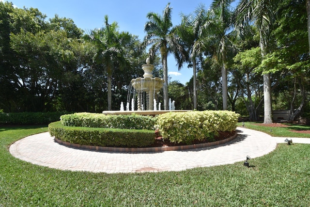 21117 Via Solano, Boca Raton, FL 33433 - view of community featuring a lawn