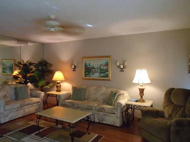 Listing photo 3 for 3500 Springdale Blvd Unit 304, Palm Springs FL 33461