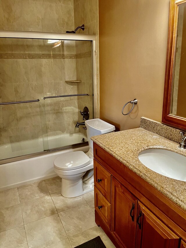 1292 High Point Pl S Unit B, Delray Beach, FL 33445 - full bath featuring vanity and bath / shower combo with glass door