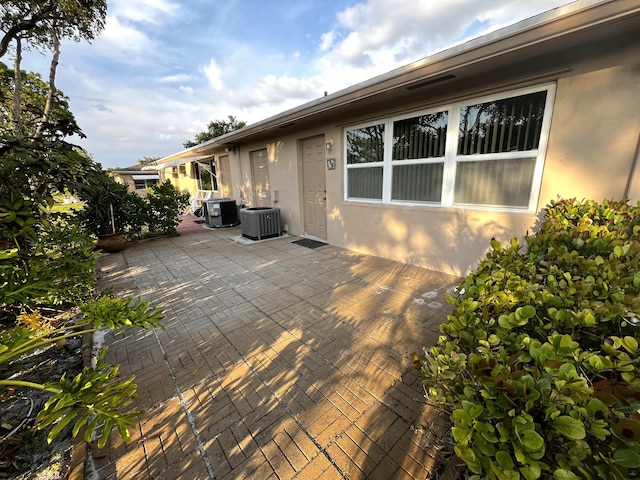 1292 High Point Pl S Unit B, Delray Beach, FL 33445 - deck with central air condition unit and a patio area