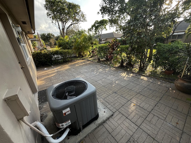 1292 High Point Pl S Unit B, Delray Beach, FL 33445 - view of patio / terrace with cooling unit