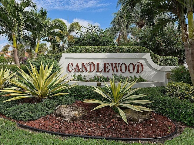 view of community / neighborhood sign