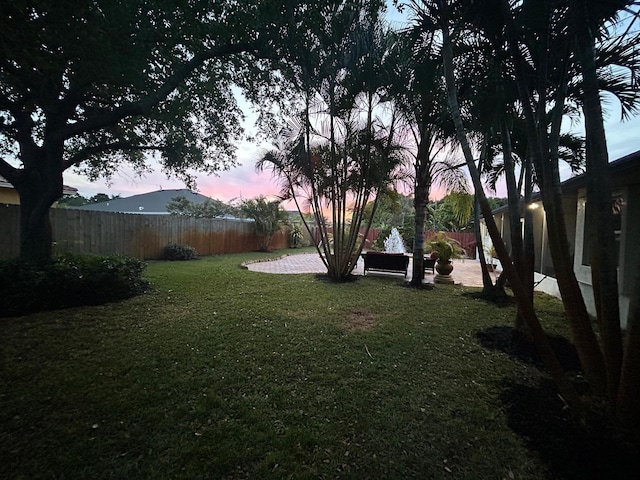 view of yard featuring a patio