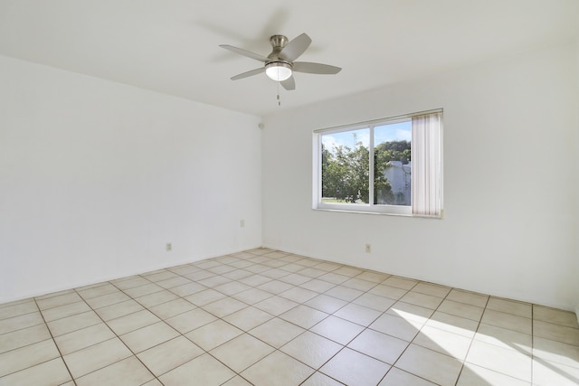 empty room with ceiling fan