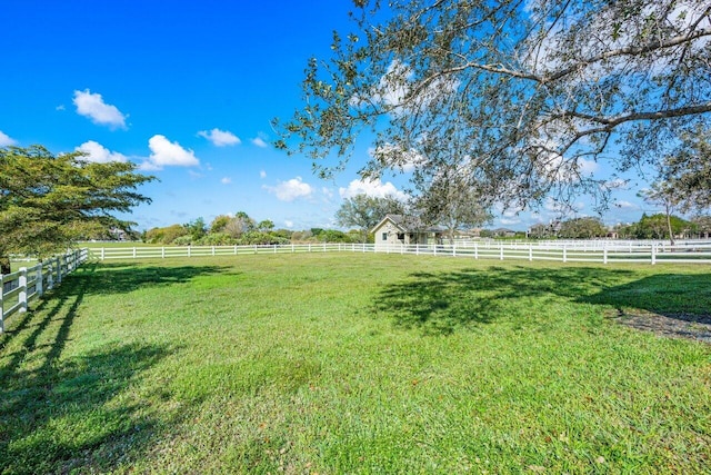 view of yard featuring a rural view