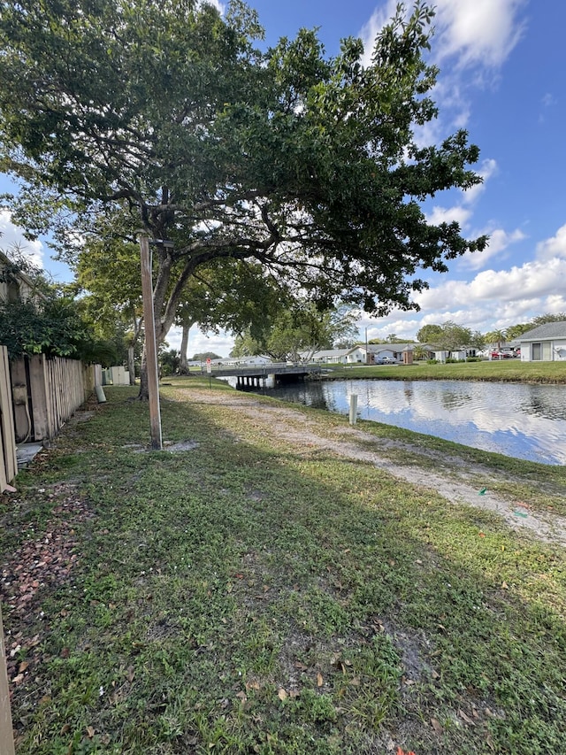 view of yard featuring a water view