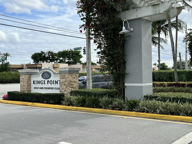 view of community / neighborhood sign