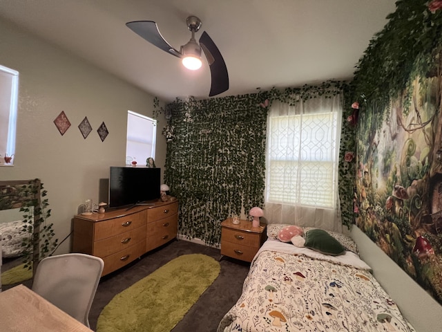 bedroom featuring ceiling fan