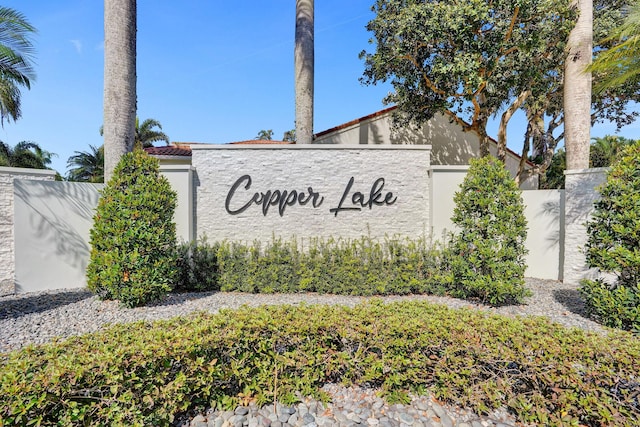 view of community / neighborhood sign