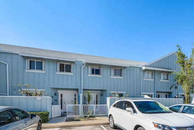 multi unit property featuring covered porch