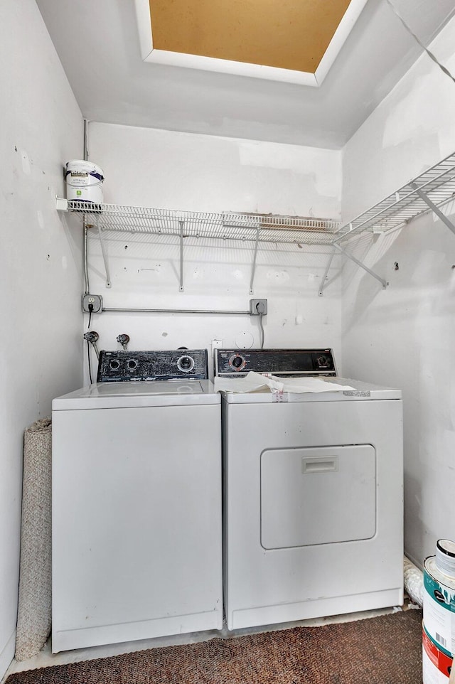 950 Flanders T, Delray Beach, FL 33484 - laundry area with washing machine and dryer