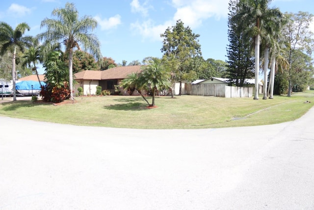 view of front of property with a front yard