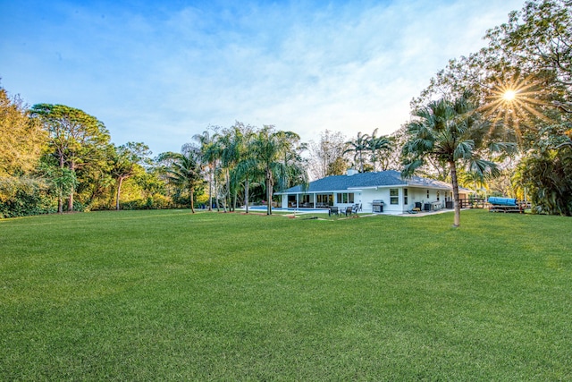 view of yard with a patio