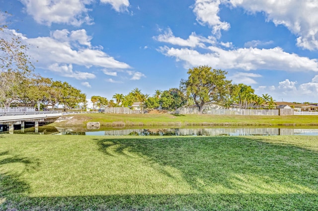 view of yard featuring a water view