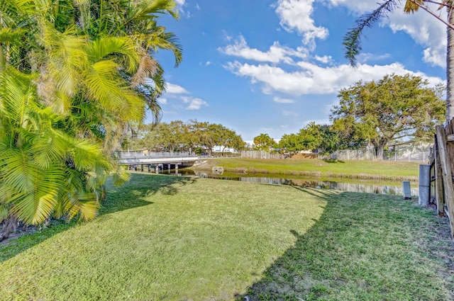 view of yard featuring a water view