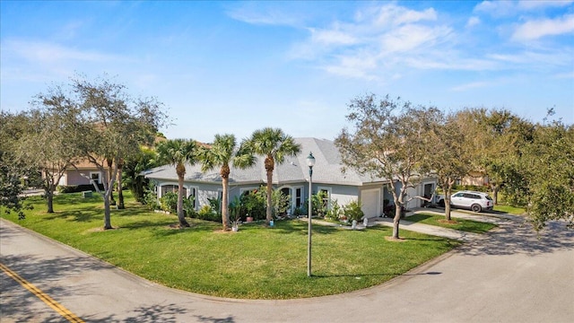 view of front of house featuring a front yard