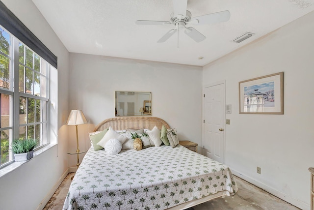 bedroom with ceiling fan