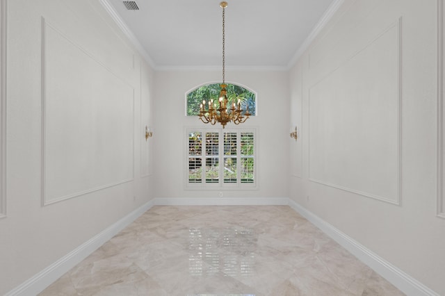 empty room with baseboards, visible vents, ornamental molding, and a notable chandelier