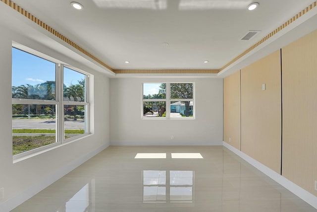 empty room featuring light tile patterned flooring