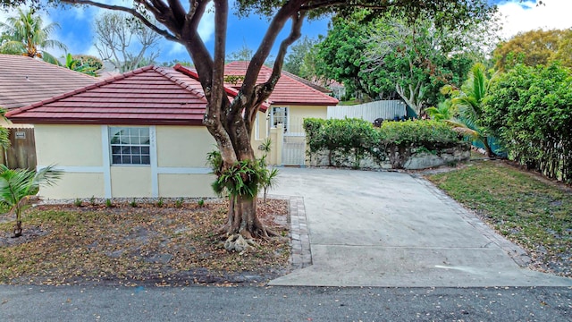 view of front of property