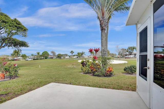 view of yard featuring a patio