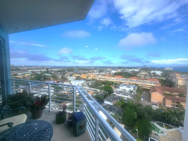 1551 N Flagler Dr Ph L7, West Palm Beach, FL 33401 - balcony with a city view