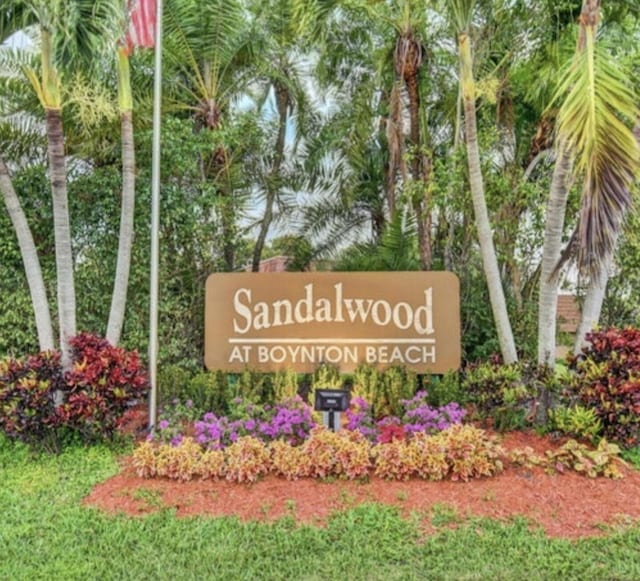 view of community / neighborhood sign