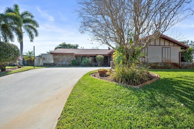 view of front of house with a front yard