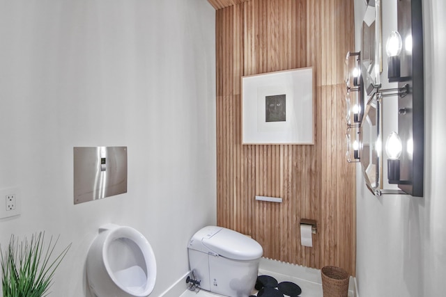 bathroom featuring toilet