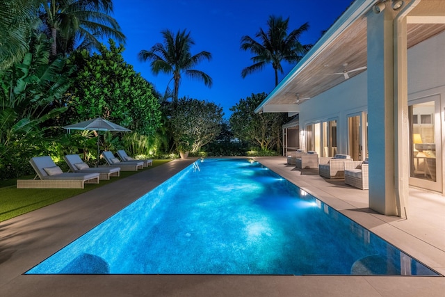 view of swimming pool featuring a patio area and outdoor lounge area