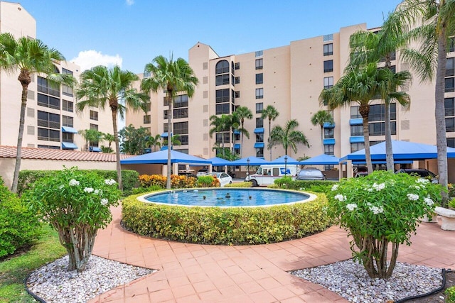 view of swimming pool