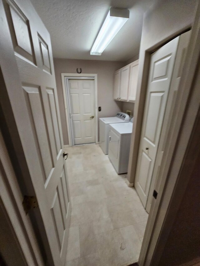 bedroom with light carpet, ceiling fan, and a closet