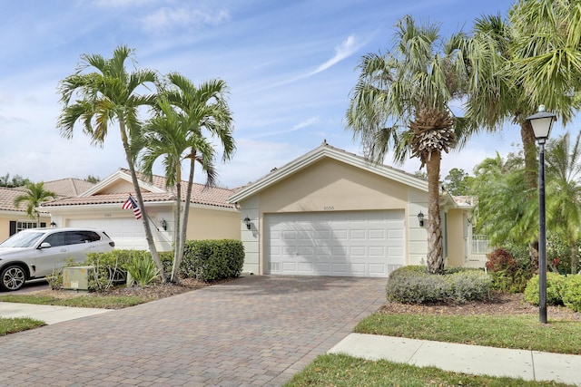 view of front facade featuring a garage