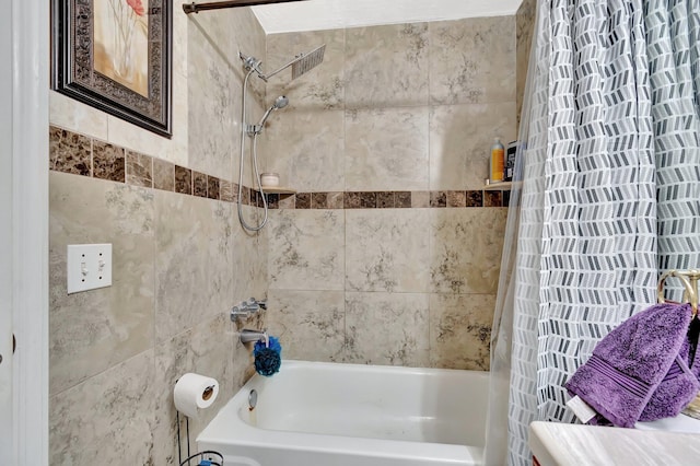 1075 E Lancewood Pl, Delray Beach, FL 33445 - full bathroom featuring shower / bath combination with curtain