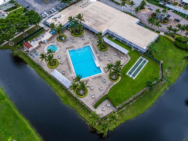 bird's eye view with a water view